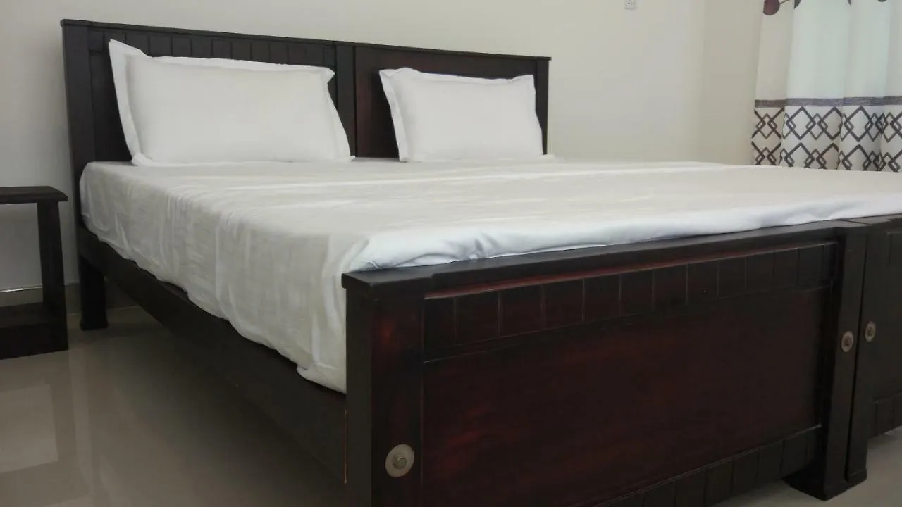 Harry Inn Negombo 2*,